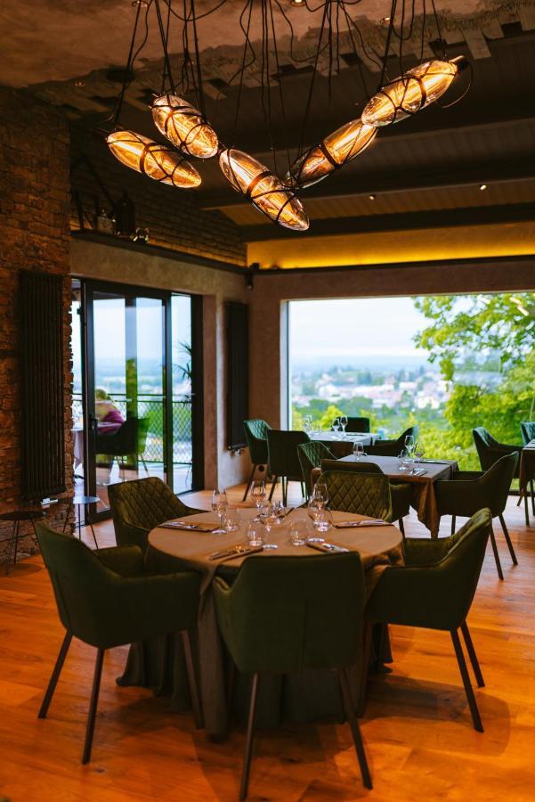 Restaurant a Pension u Hradu Šternberk Bagian luar foto
