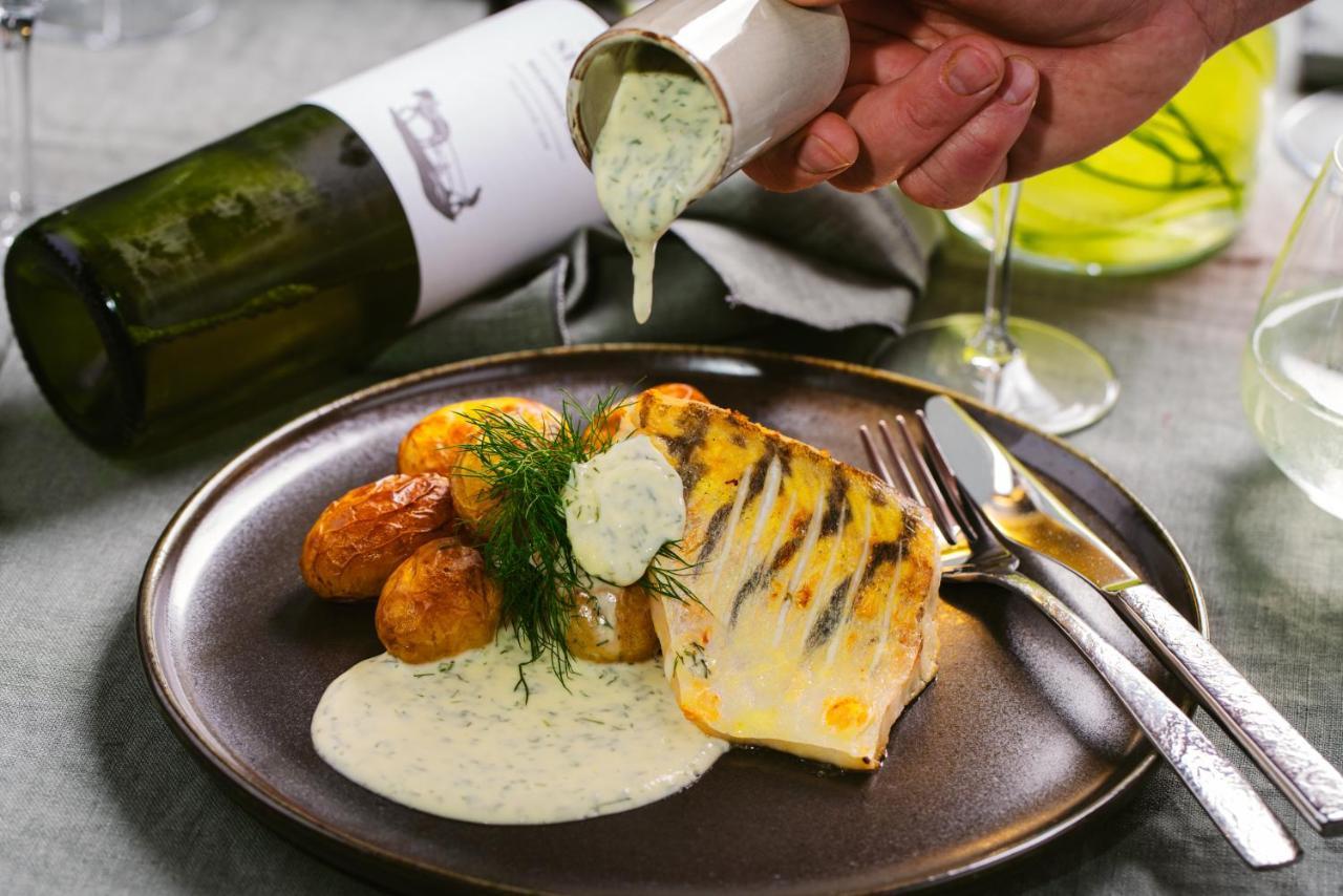 Restaurant a Pension u Hradu Šternberk Bagian luar foto