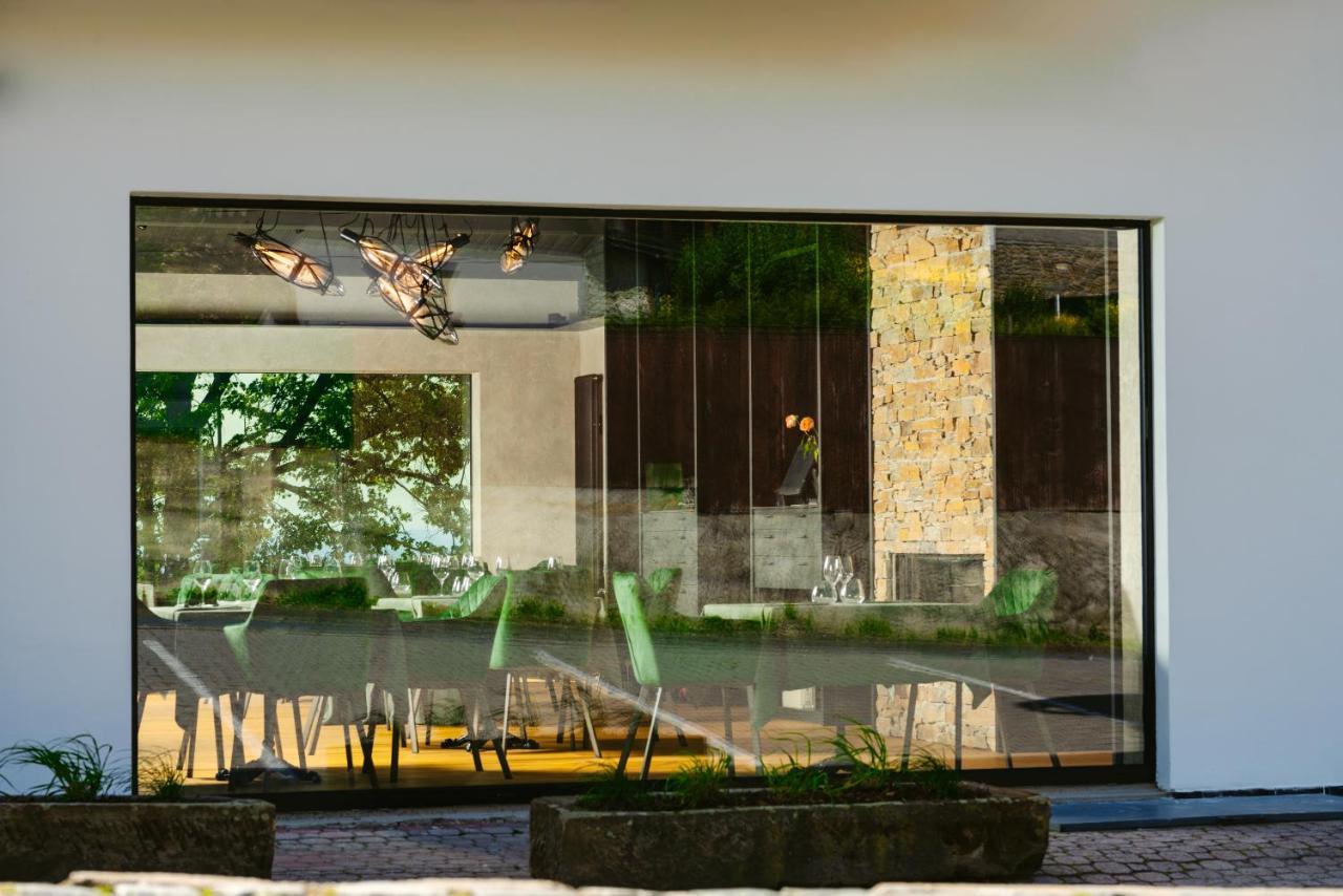Restaurant a Pension u Hradu Šternberk Bagian luar foto