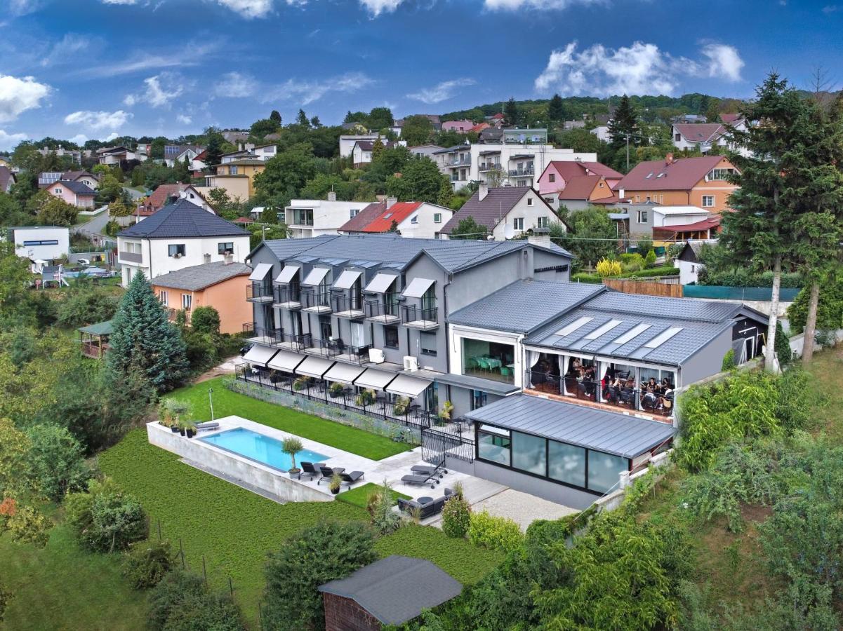 Restaurant a Pension u Hradu Šternberk Bagian luar foto